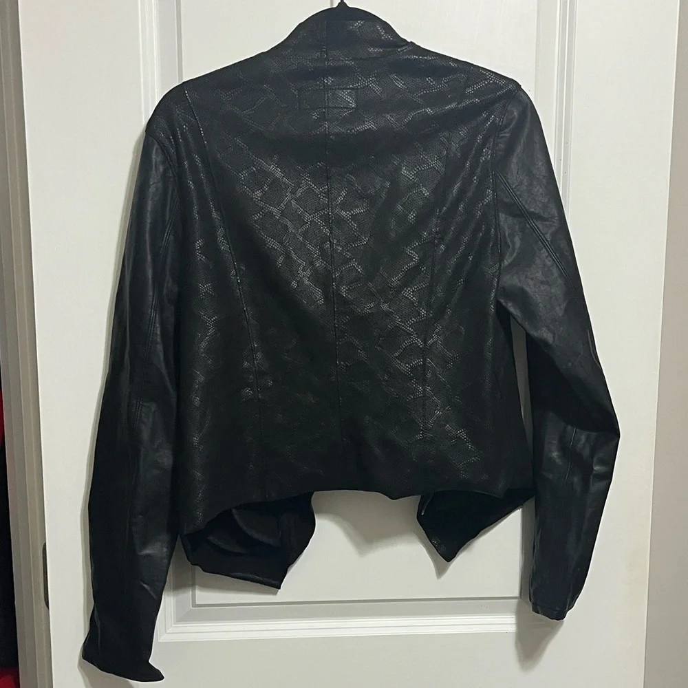 Blank NYC Venom Faux Leather Drape Front Jacket M - Picture 6 of 10